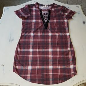 Short sleeved mini dress with v-neck